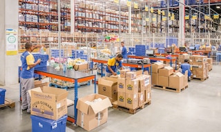 La logistique élastique est la capacité à modifier ses coûts d'exploitation pour s'adapter aux variations de la demande La logistique élastique est la capacité à modifier ses coûts d'exploitation pour s'adapter aux variations de la demande