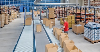 Traitement des commandes logistiques dans un entrepôt 