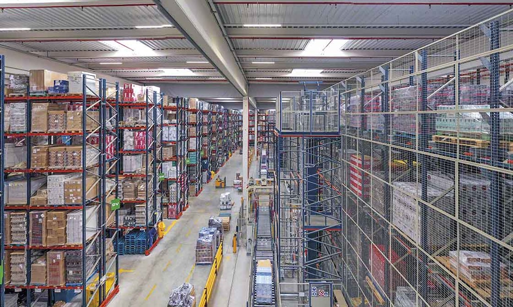 Les différents éléments cohabitant dans le centre logistique de Luís Simões ont préalablement été conçus dans le détail de maximiser la productivité de l'installation